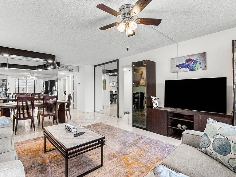 7310 Ashford Pl — Photo 10