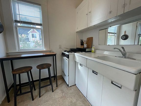 4th image of 99 S 14th St APT 5