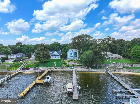 515 Lake Shore Dr, Pasadena, MD 21122