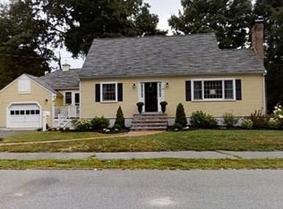 13 Wentworth Rd, Reading, MA 01867