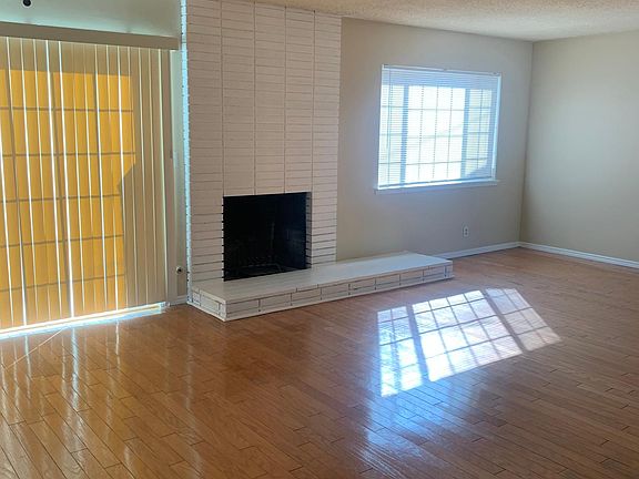 3rd image of 24220 Meadow Falls Dr