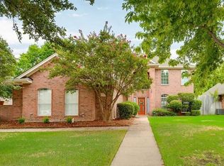 543 Clayton St, Grand Prairie, TX 75052