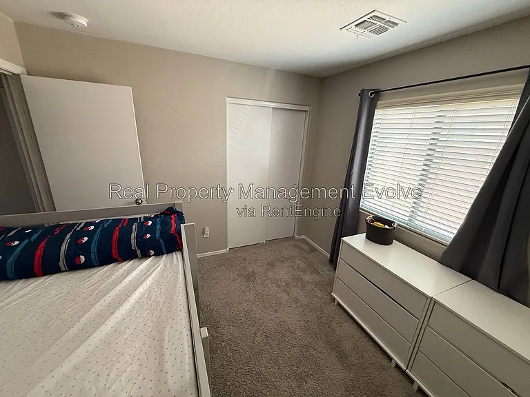 7105 S 251st Dr — Photo 11