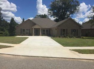 2460 Hidden Oaks Ln, Semmes, AL 36575