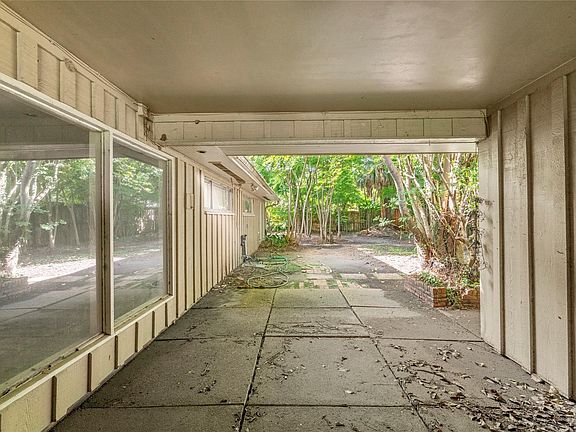5th image of 5146 Carew St