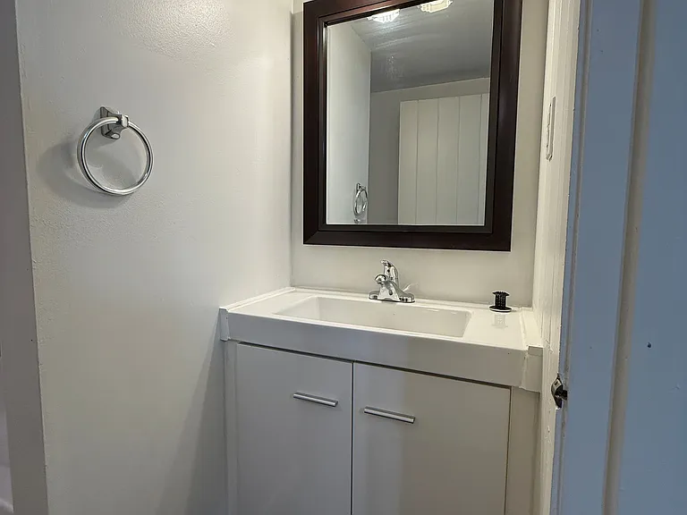 8 Avion Ave #5 — Photo 13