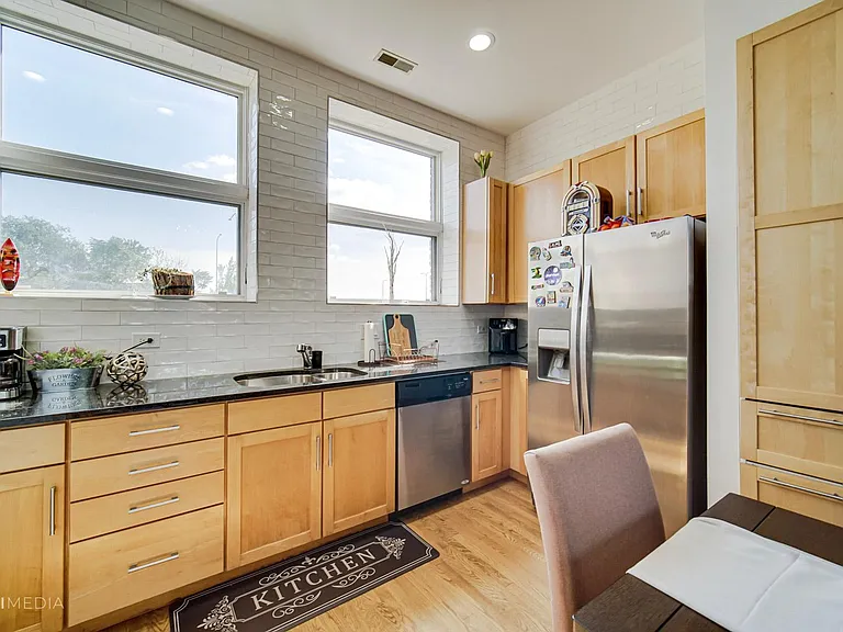 2828 N Talman Ave #D12 — Photo 7