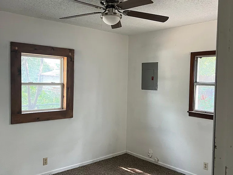 1910 S Mosley Ave #2 — Photo 7