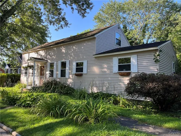 319 Main St, Whitesboro, NY 13492