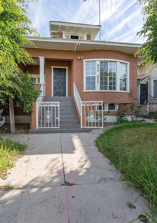 1st image of 820 S Lake St
