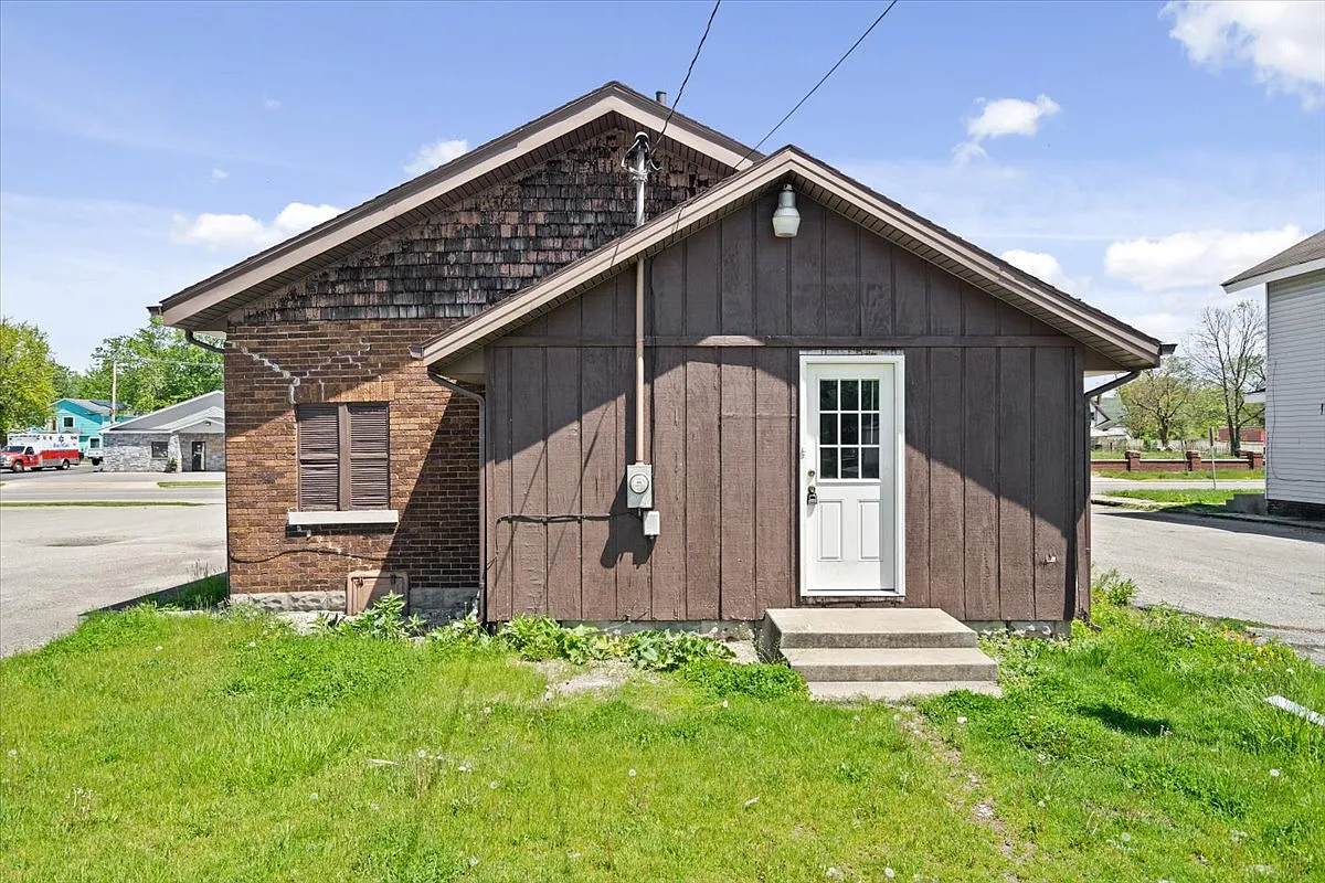 3 bed, 1351 sqft, $900 — Photo 1