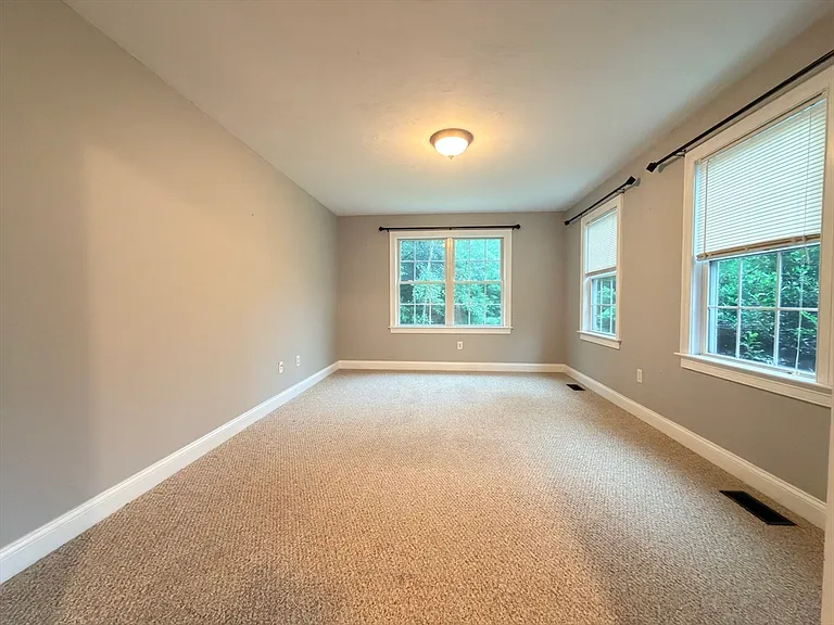 215 Main St — Photo 5
