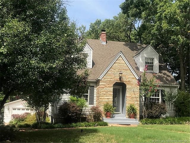 Showcase Downtown Bungalow