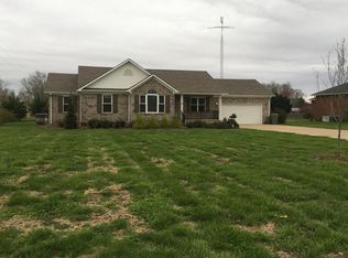 409 Robins St, Lawrenceburg, TN 38464