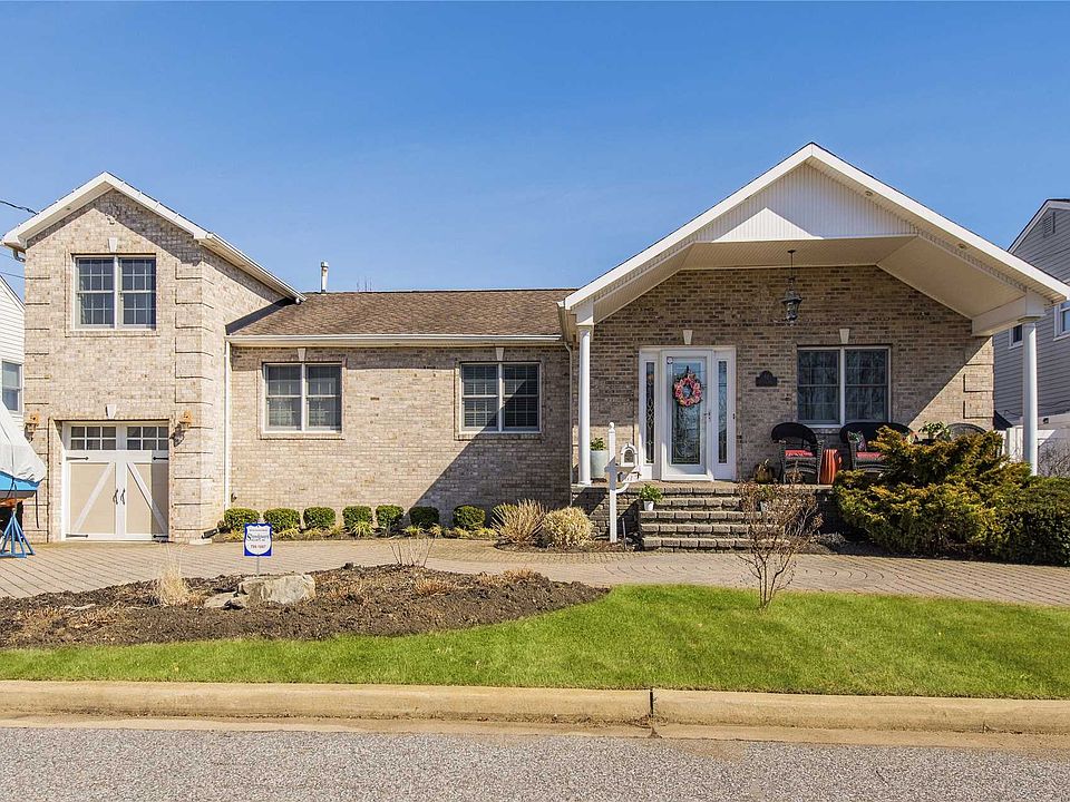 1st image of 61 Jackson Pl