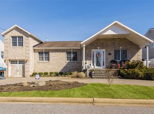 61 Jackson Pl, Massapequa, NY 11758