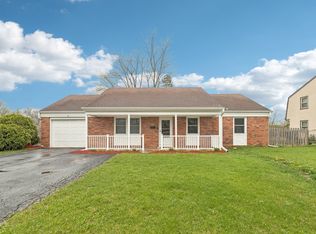 2 Emerson Dr, Schaumburg, IL 60194
