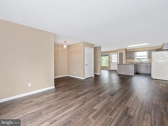 2nd image of 18808 Diller Dr
