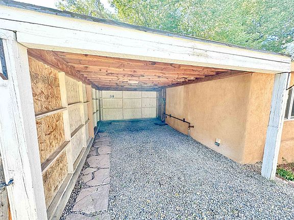 3rd image of 118 Amor Ln
