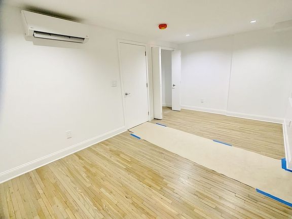 2nd image of 215 Ashland Pl APT 1