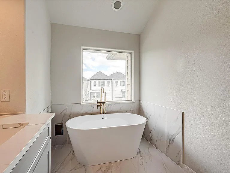 2150 Stacy Knl — Photo 33