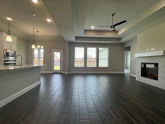 5th image of 2132 Liriope Ln