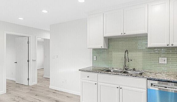5th image of 623 N Saint Louis St #625