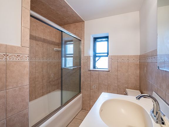 4th image of 36 Westview Ave APT 1A