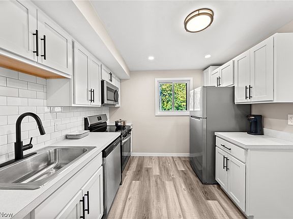 4th image of 1673 Southbend Dr APT 2