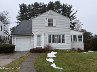 86 Grandview Ave, Dallas, PA 18612