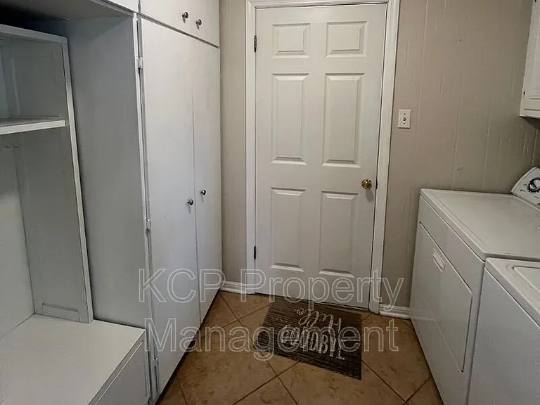 10511 Meandering Way — Photo 13