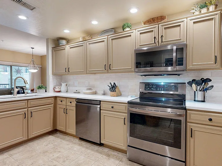 20121 N 76th St #1047 — Photo 9