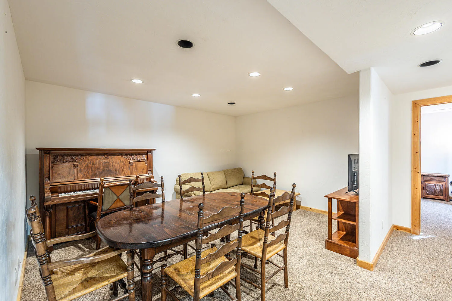 2 bed, 1100 sqft, $2,900 — Photo 2