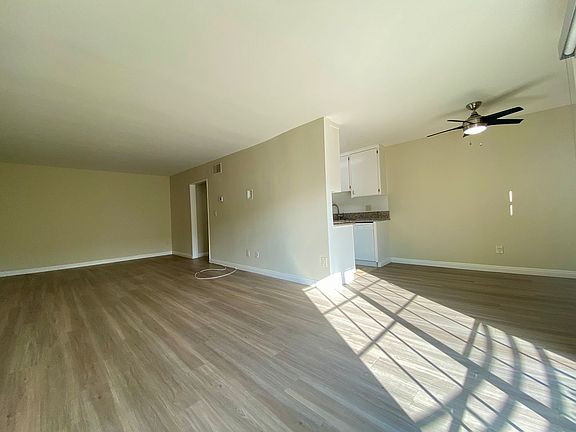 4th image of 5204 Yarmouth Ave APT 327