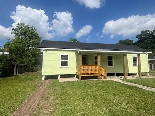 117 S Poydras St, Breaux Bridge, LA 70517