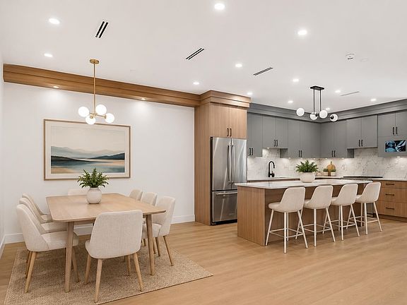 4th image of 6176 Elgin Ave #4