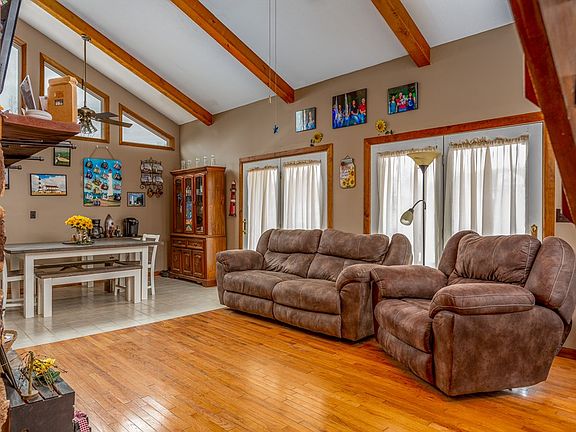 3rd image of 51 Echo Ln