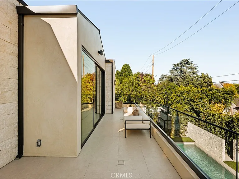4724 Halbrent Ave — Photo 33