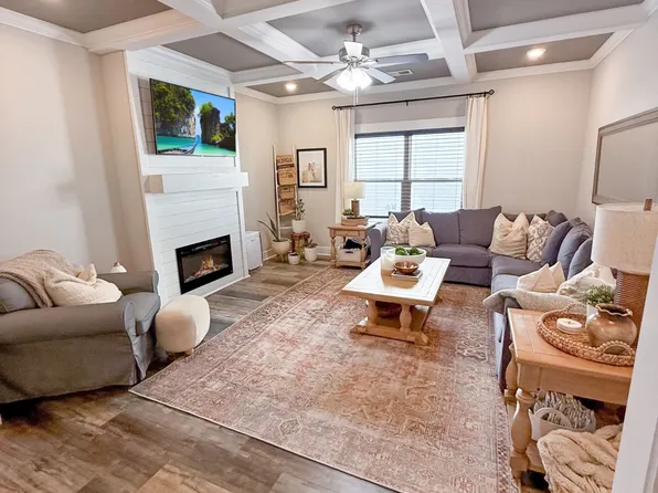 1424 Kingbird Dr, Clarksville, TN 37040