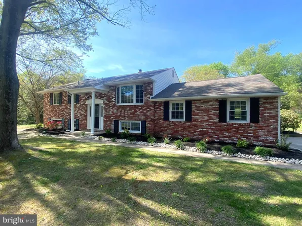 39 Holly Ln, Pilesgrove, NJ 08098