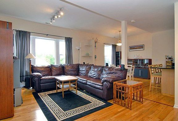 2nd image of 4454 N Albany Ave #3