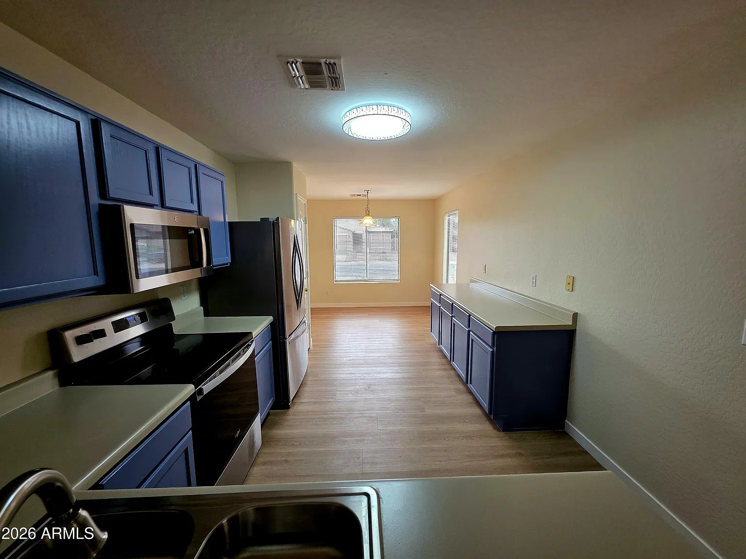 3 bed, 2.0 bath, 1265 sqft, $1,600 — Photo 4