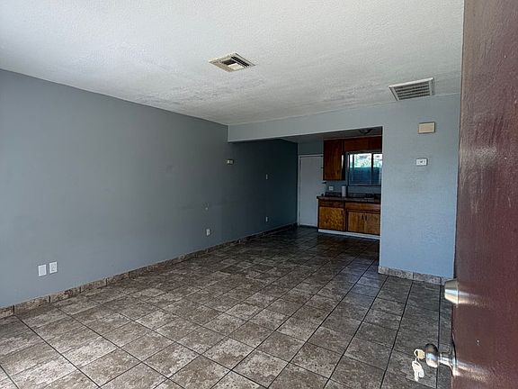 5th image of 1000 Miller St #1004