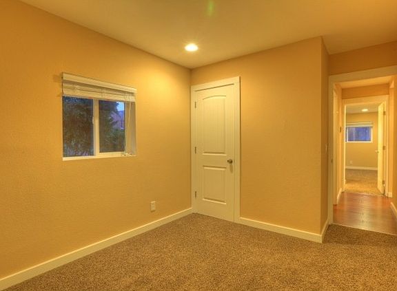 4th image of 908 N Montgomery Ave