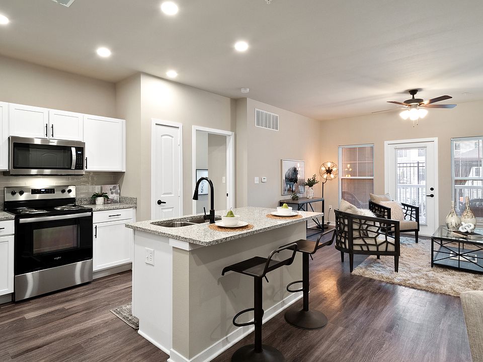 Gourmet Kitchens with Barstool Seating