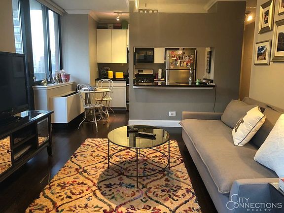 2nd image of 250 E 40th St APT 16E