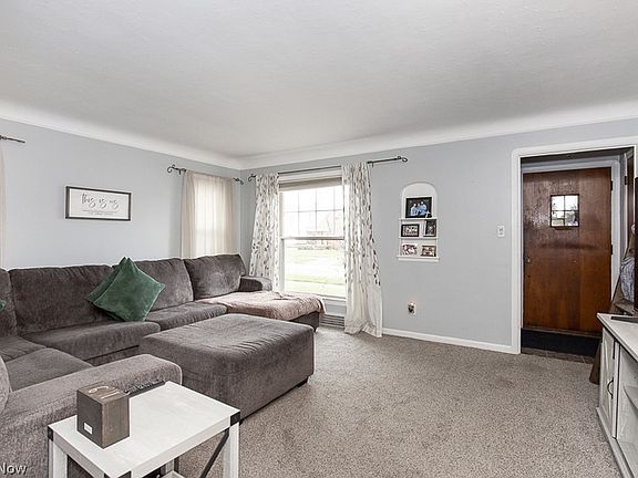 3rd image of 4057 W 158th St