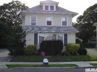 296 County Line Rd, Amityville, NY 11701