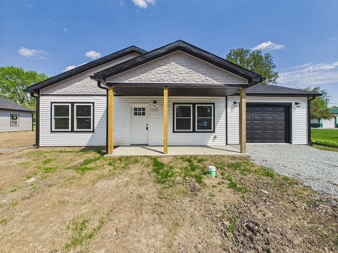 Spectacular 3 Br 2 Full Ba All New Build In Frankton (No Section 8) — Photo 1