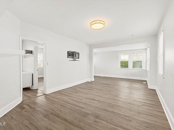 5th image of 1114 Poplar St